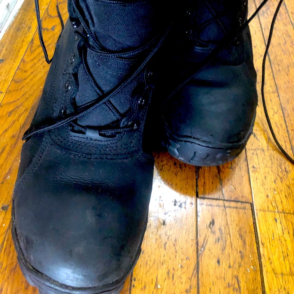 Mens work boots sold out